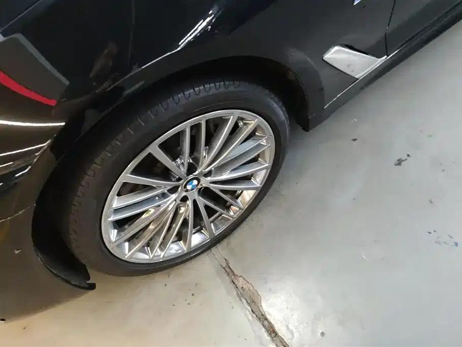 2023 BMW 5 Series Facelift 530Li Leading Edition M Sport Package — миниатюра 6