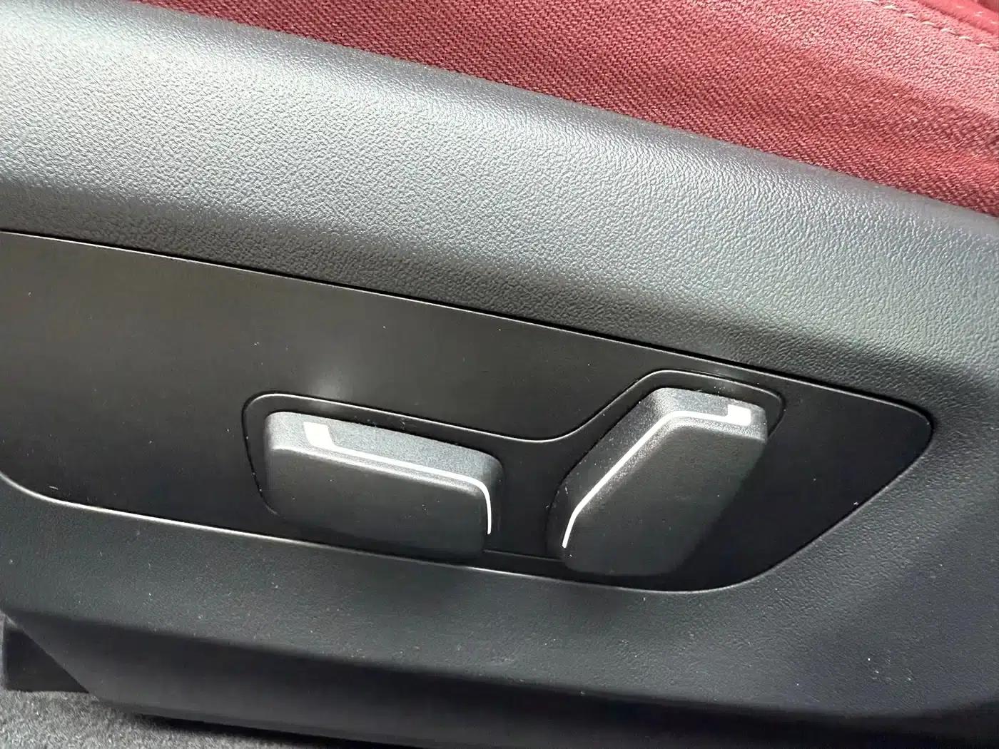 2024 BMW 5 Series 525Li Luxury Package — миниатюра 15