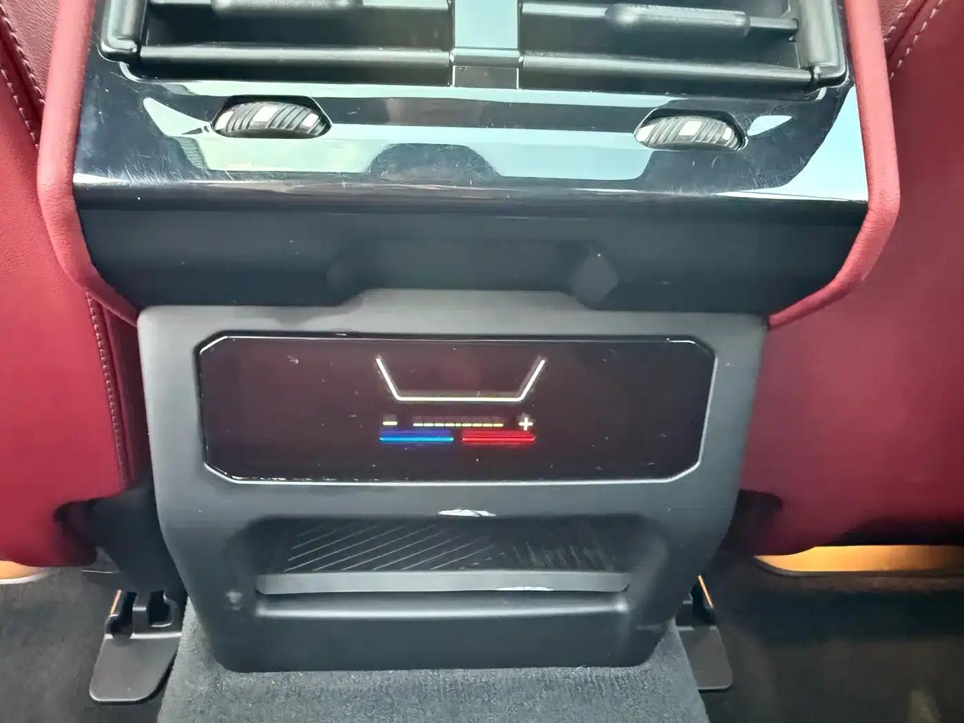2024 BMW 5 Series 525Li Luxury Package — миниатюра 17