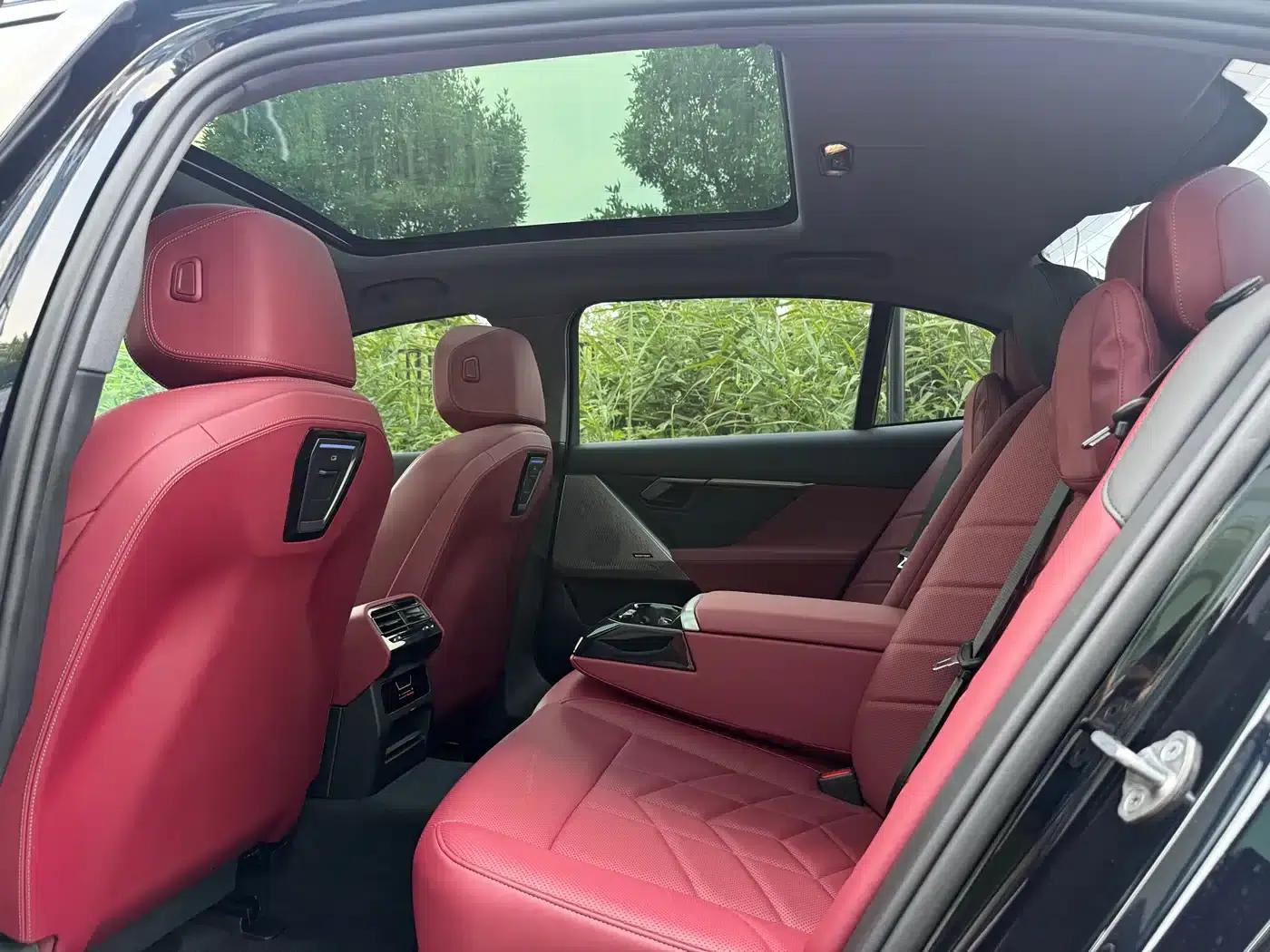 2024 BMW 5 Series 525Li Luxury Package — миниатюра 19