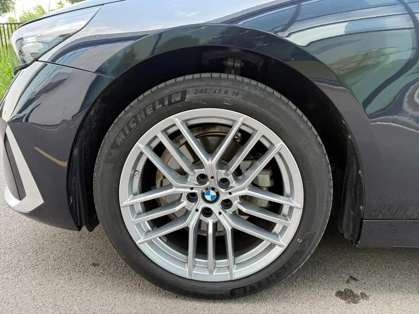 2024 BMW 5 Series 525Li Luxury Package — миниатюра 26