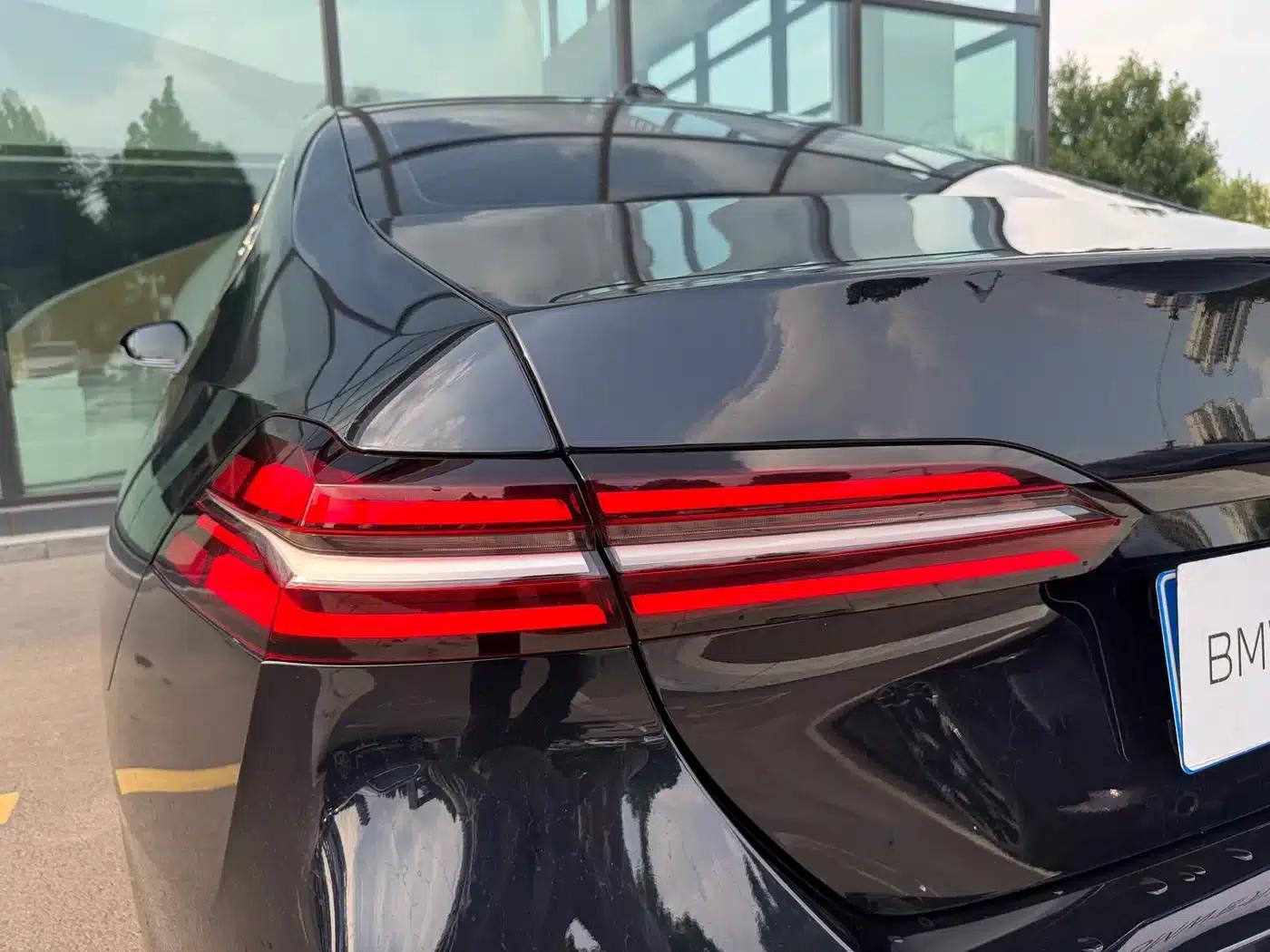 2024 BMW 5 Series 525Li Luxury Package — миниатюра 28