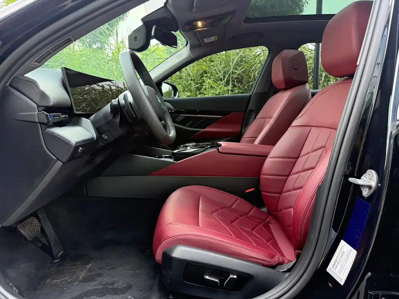 2024 BMW 5 Series 525Li Luxury Package — миниатюра 6