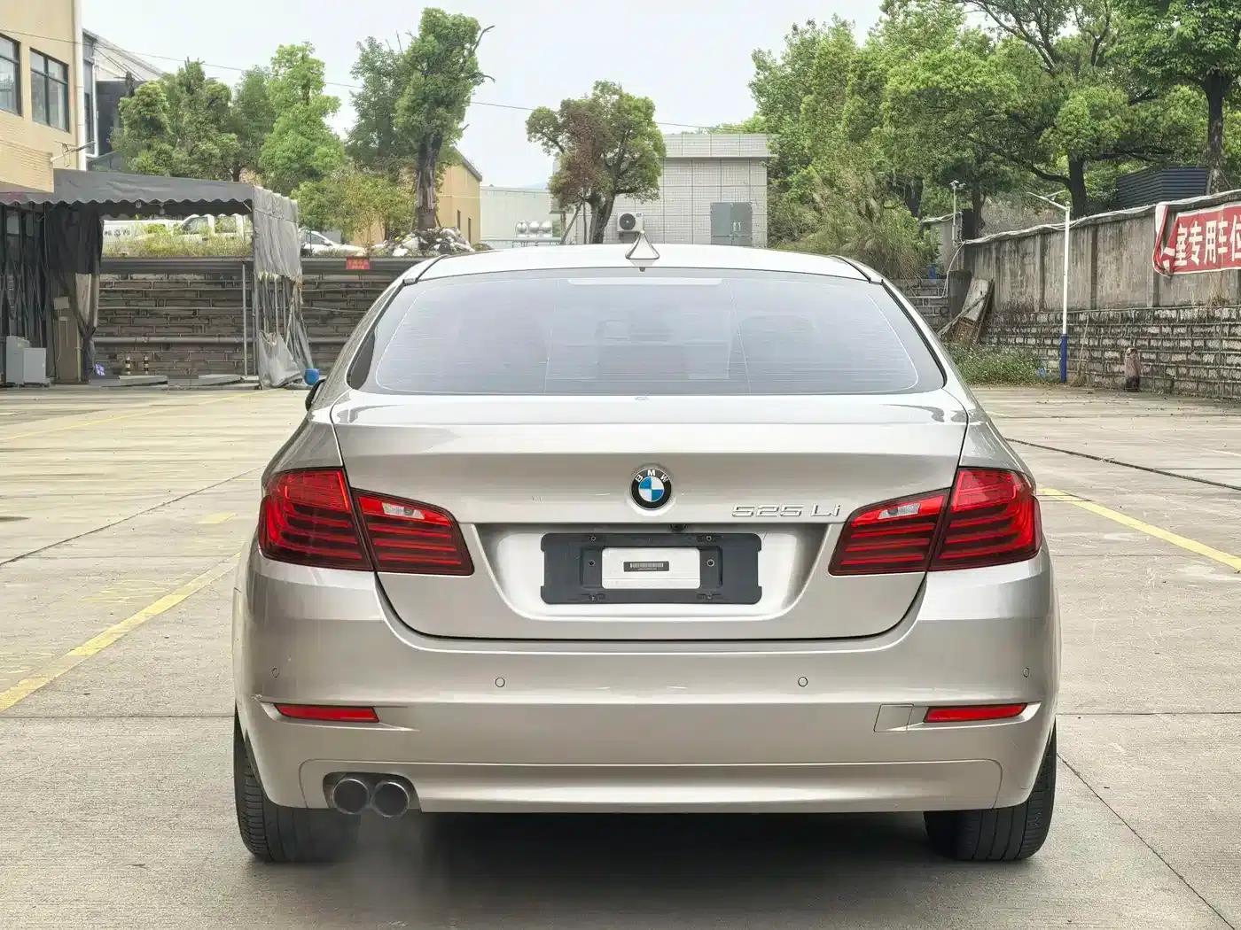 2014 BMW 5 Series 525Li Leading Edition — миниатюра 11