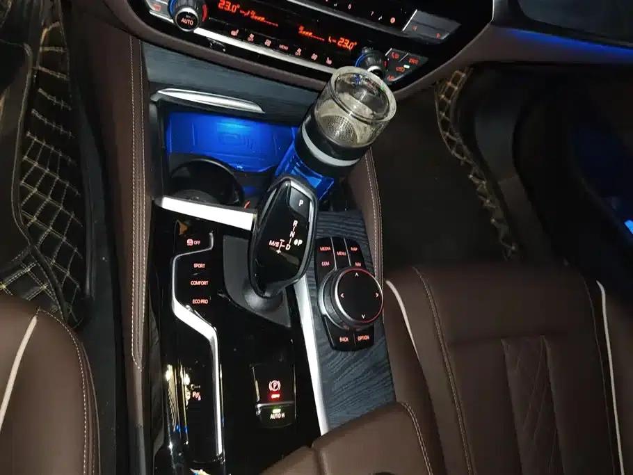 2022 BMW 5 Series Facelift 530Li Leading Edition M Sport Package — миниатюра 16
