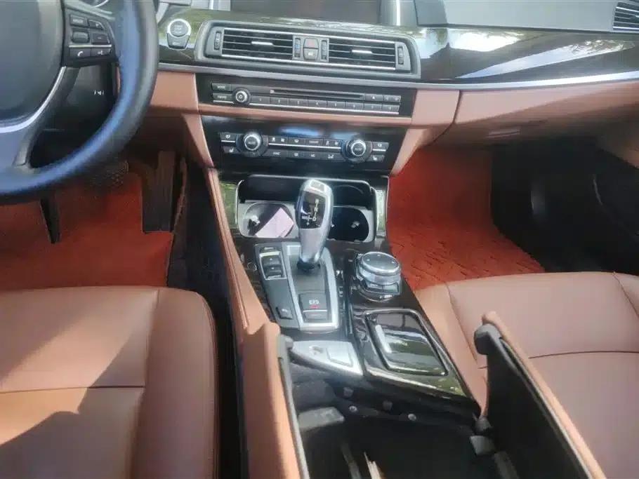2014 BMW 5 Series 528Li Leading Edition — миниатюра 16