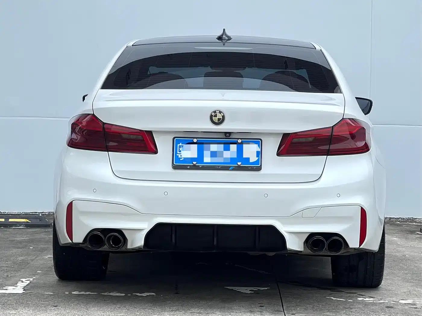 2019 BMW 5 Series 530Li Luxury M Sport Package — миниатюра 12