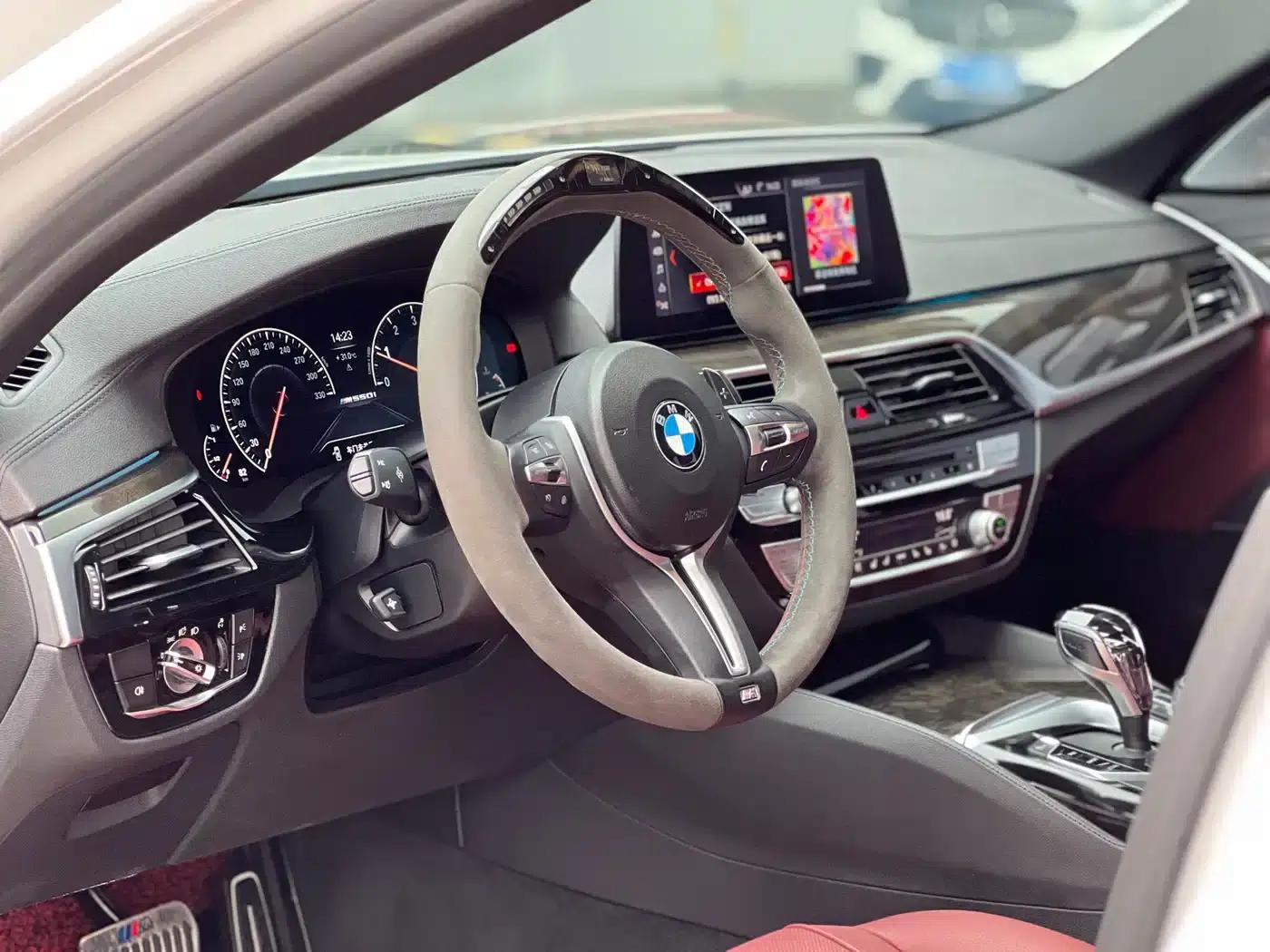 2019 BMW 5 Series 530Li Luxury M Sport Package — миниатюра 7