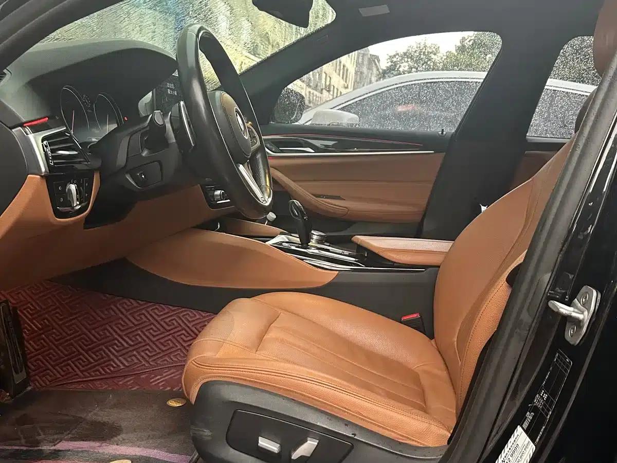 2018 BMW 5 Series 530Li Leading Edition M Sport Package — миниатюра 6