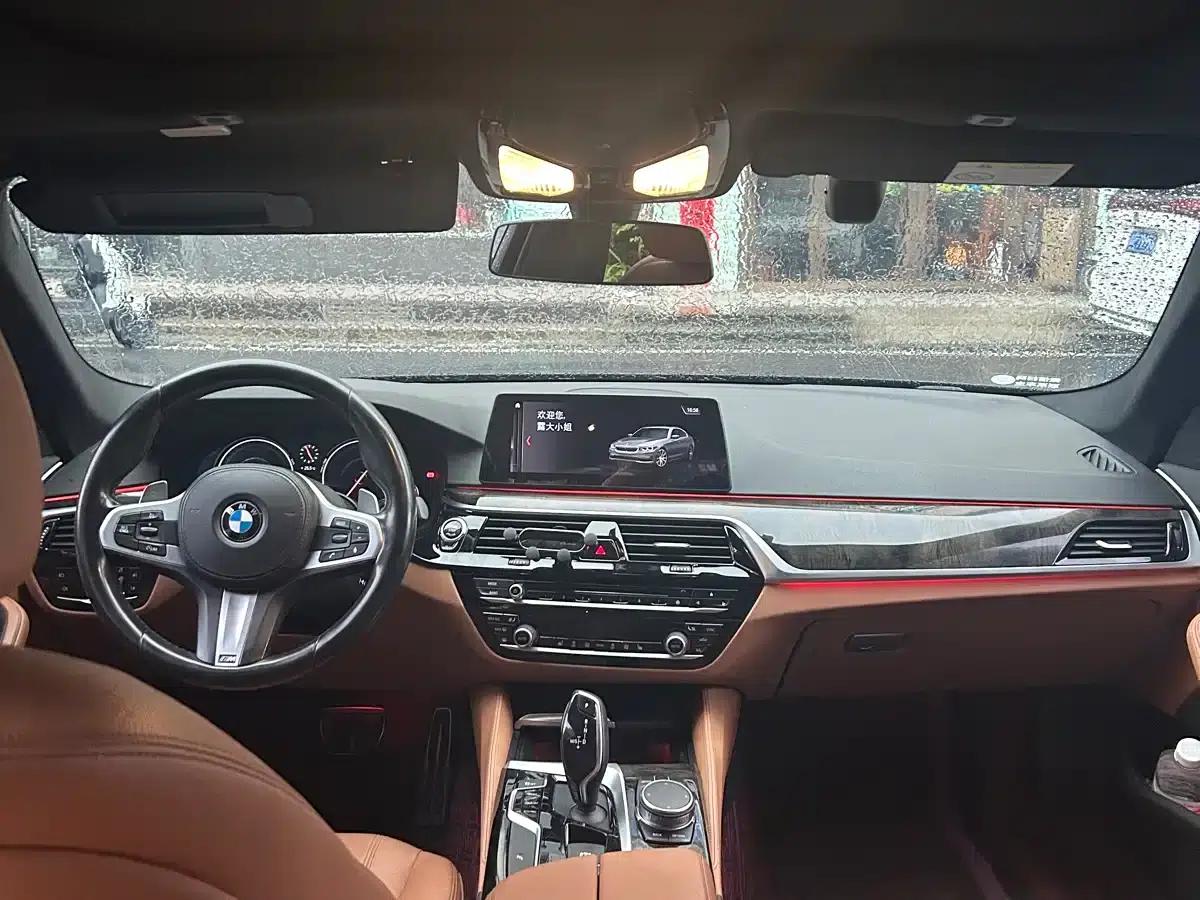 2018 BMW 5 Series 530Li Leading Edition M Sport Package — миниатюра 8