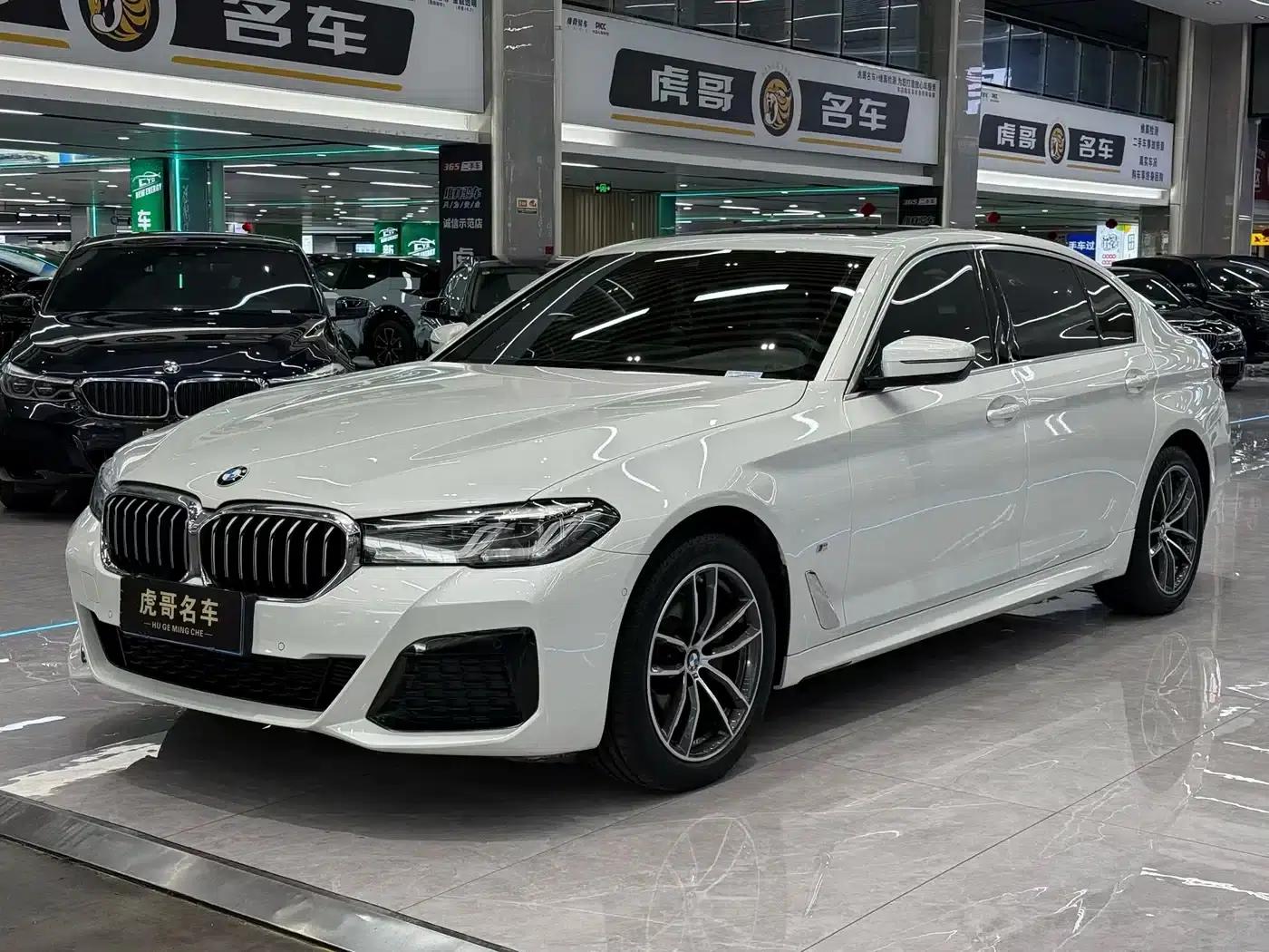 2021 BMW 5 Series 525Li M Sport Package — миниатюра 1