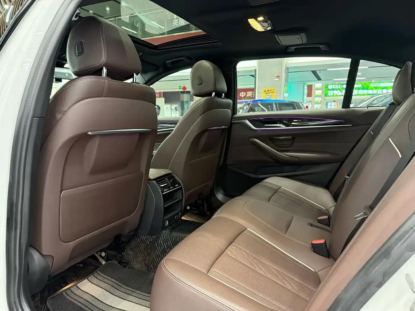 2021 BMW 5 Series 525Li M Sport Package — миниатюра 5