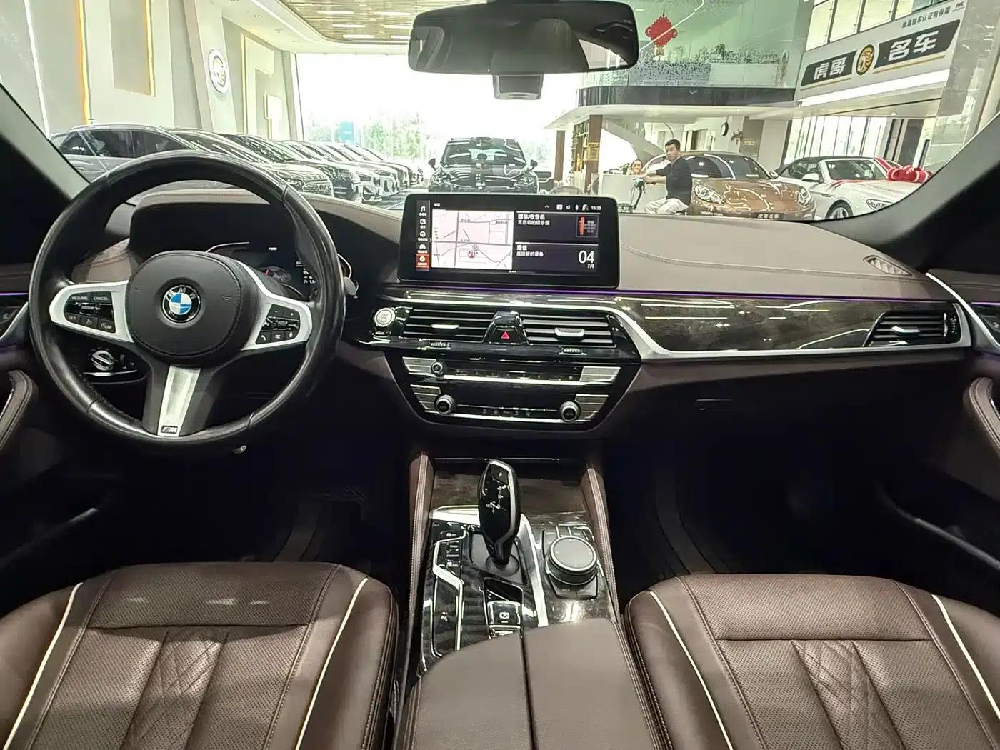 2021 BMW 5 Series 525Li M Sport Package — миниатюра 6