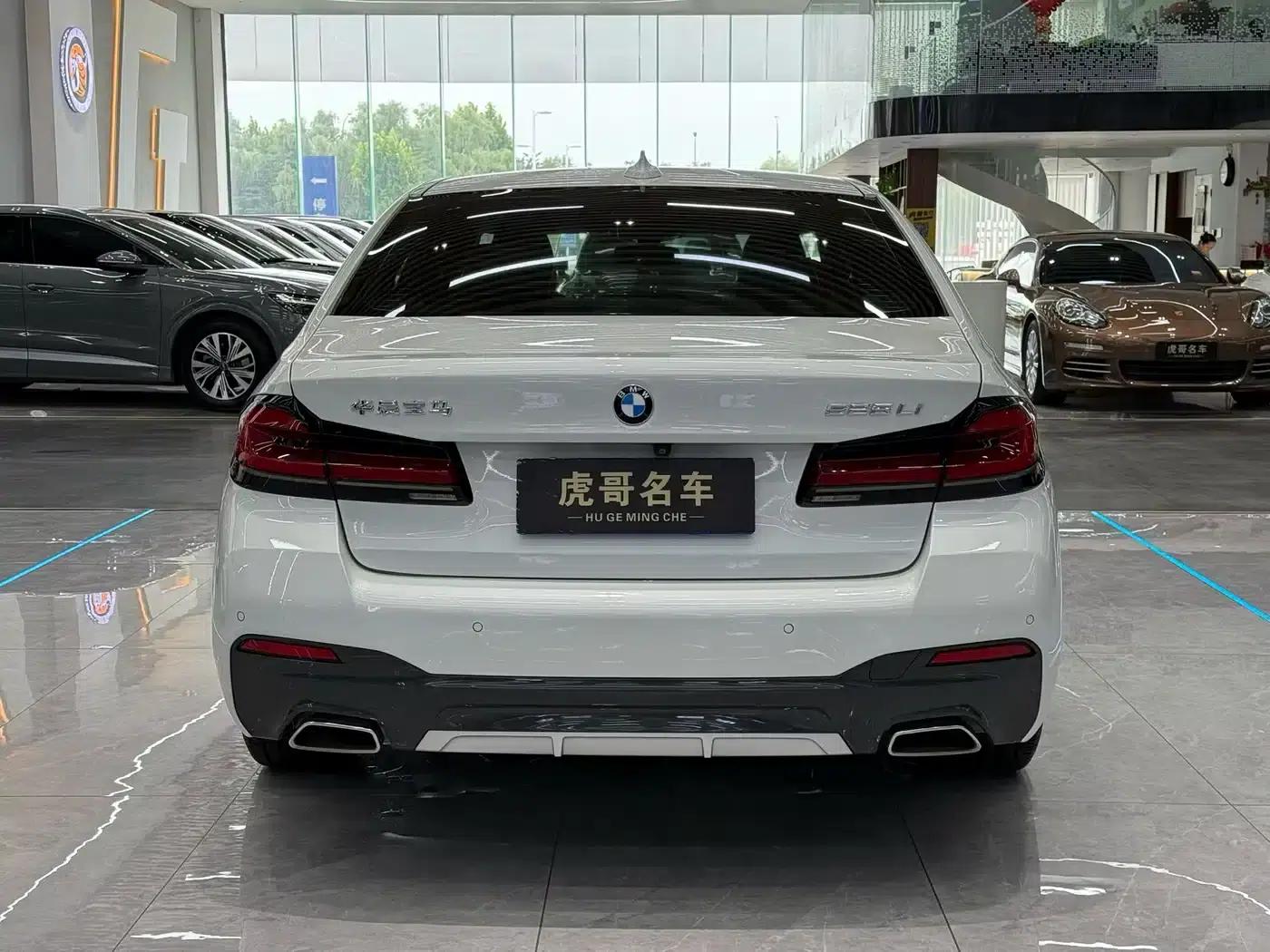 2021 BMW 5 Series 525Li M Sport Package — миниатюра 8