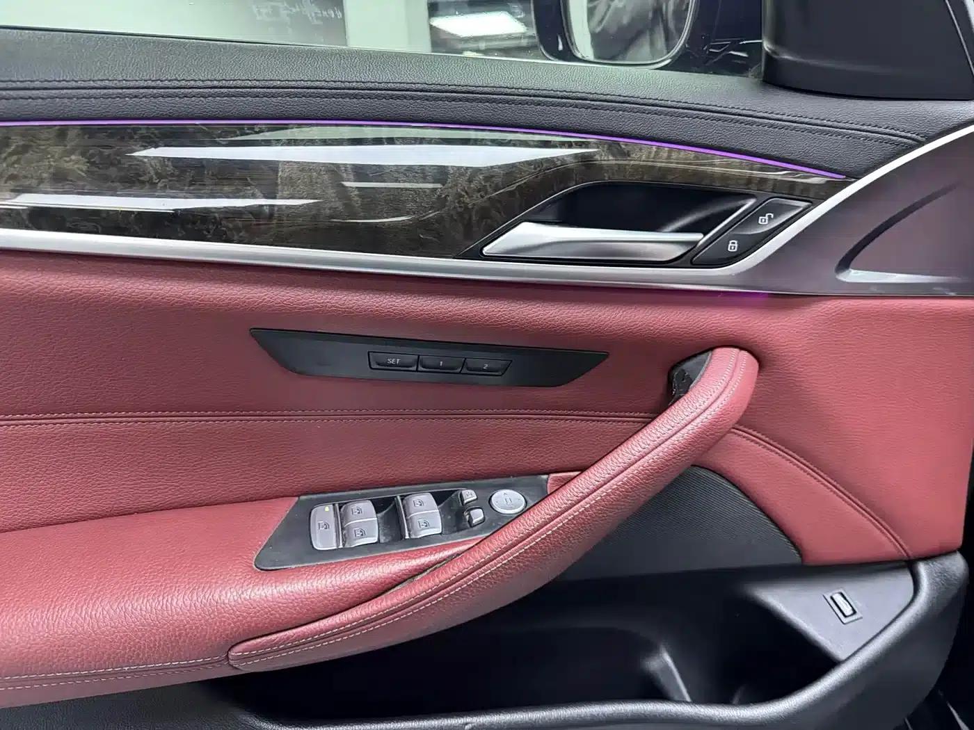 2018 BMW 5 Series 530Li Leading Edition M Sport Package — миниатюра 6