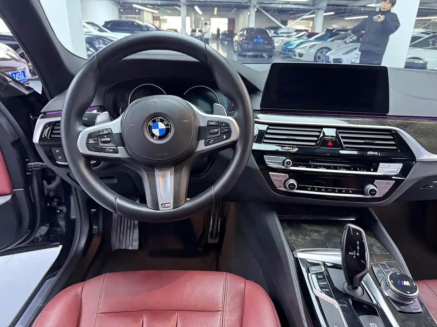 2018 BMW 5 Series 530Li Leading Edition M Sport Package — миниатюра 9
