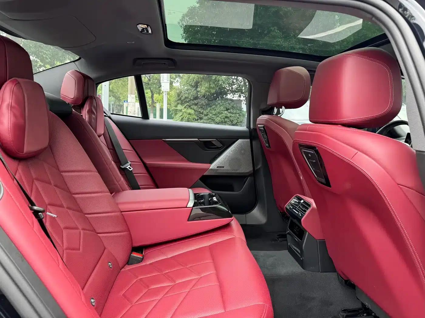 2024 BMW 5 Series 525Li M Sport Package — миниатюра 20