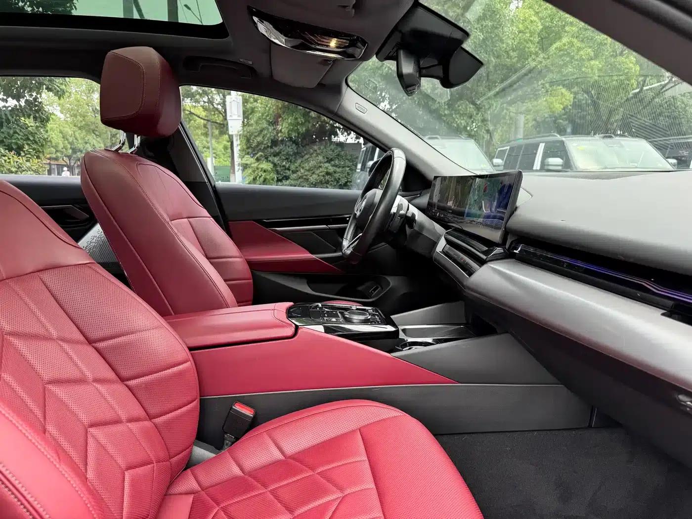 2024 BMW 5 Series 525Li M Sport Package — миниатюра 22