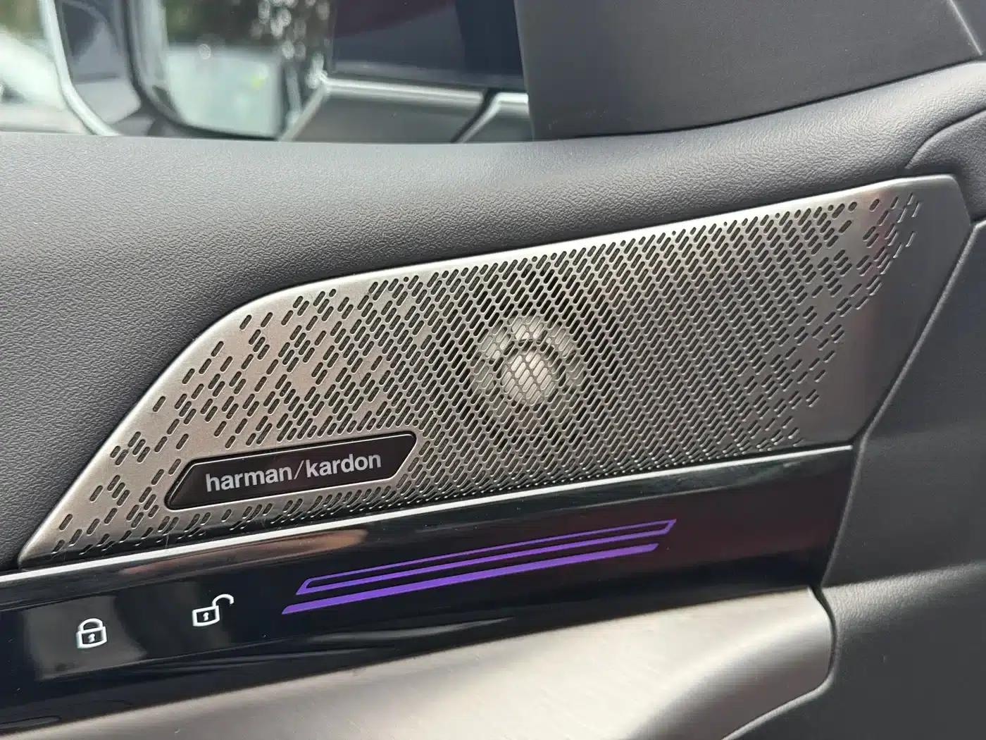2024 BMW 5 Series 525Li M Sport Package — миниатюра 5