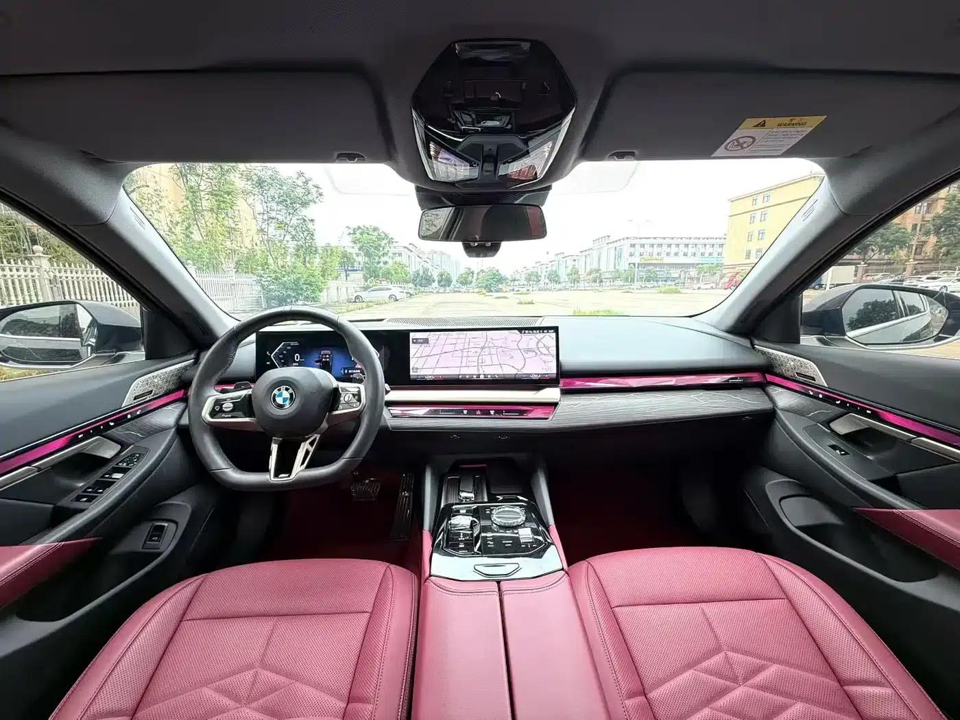 2024 BMW 5 Series 530Li Luxury M Sport Package — миниатюра 6
