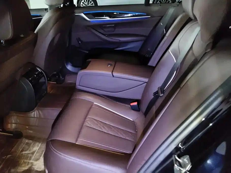 2022 BMW 5 Series 525Li M Sport Package — миниатюра 11