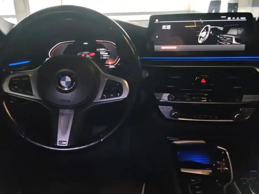2022 BMW 5 Series 525Li M Sport Package — миниатюра 12