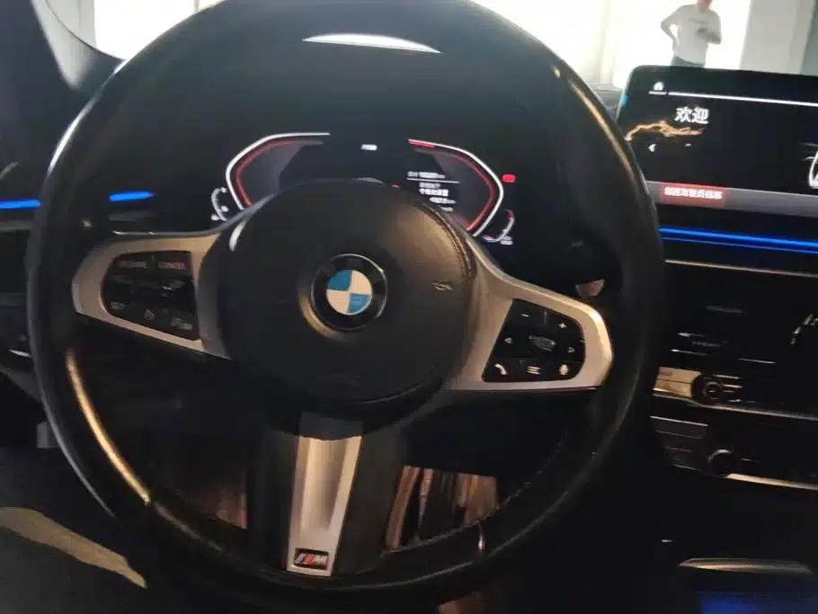 2022 BMW 5 Series 525Li M Sport Package — миниатюра 15