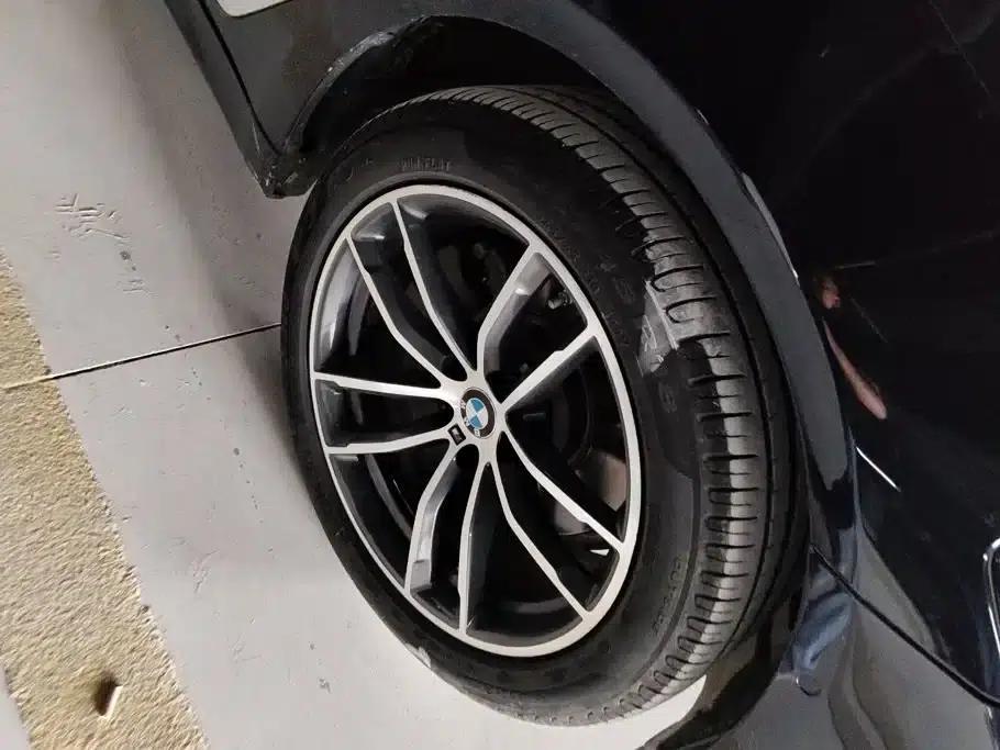 2022 BMW 5 Series 525Li M Sport Package — миниатюра 6