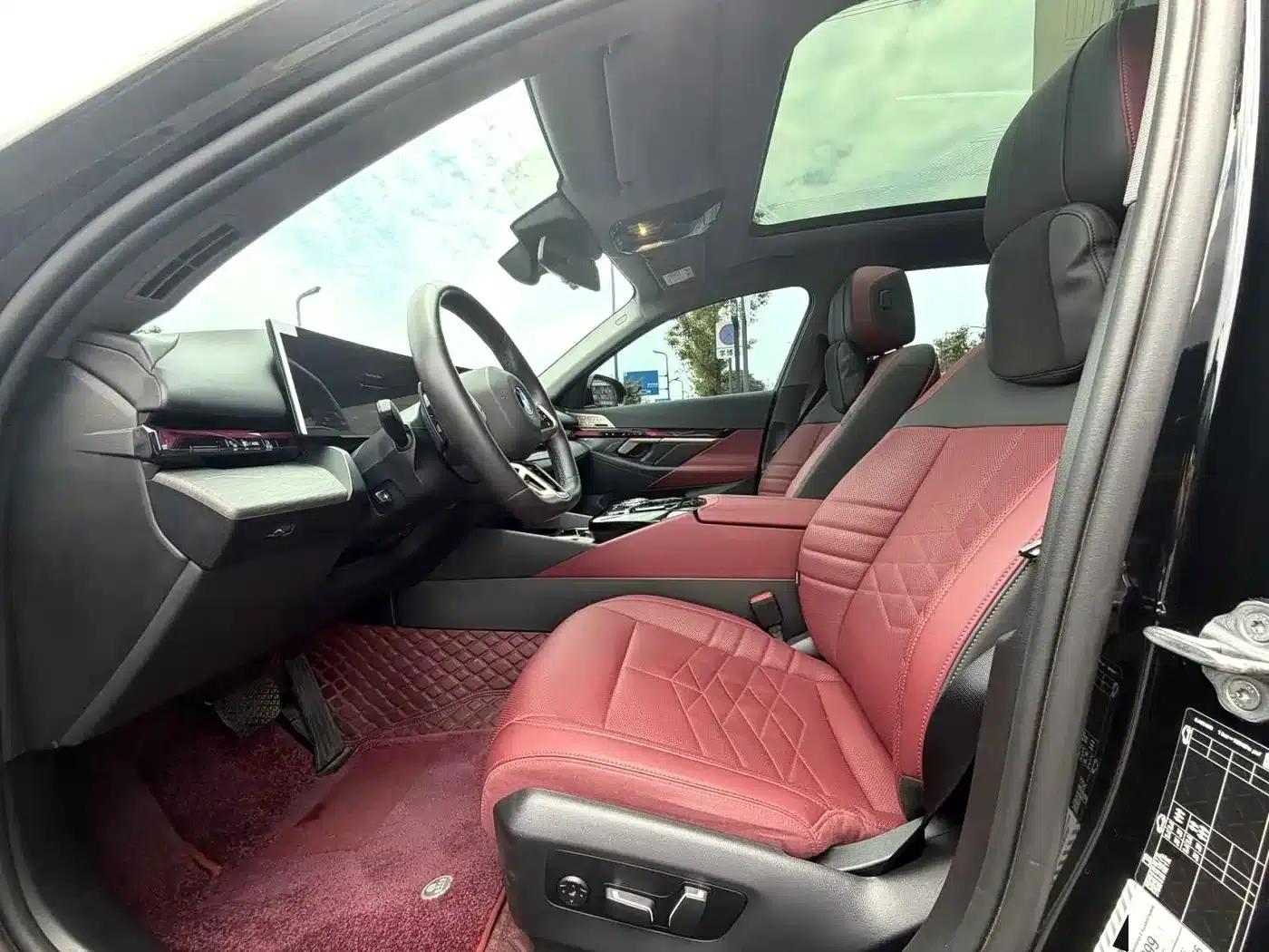 2024 BMW 5 Series 530Li Luxury M Sport Package — миниатюра 4