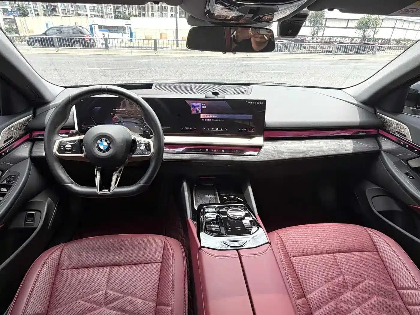 2024 BMW 5 Series 530Li Luxury M Sport Package — миниатюра 6