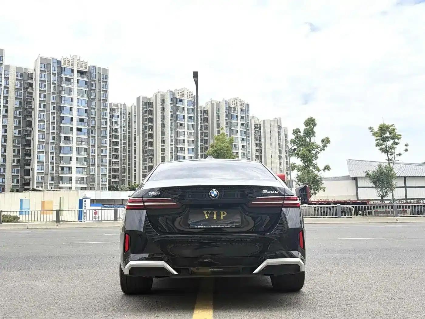 2024 BMW 5 Series 530Li Luxury M Sport Package — миниатюра 8
