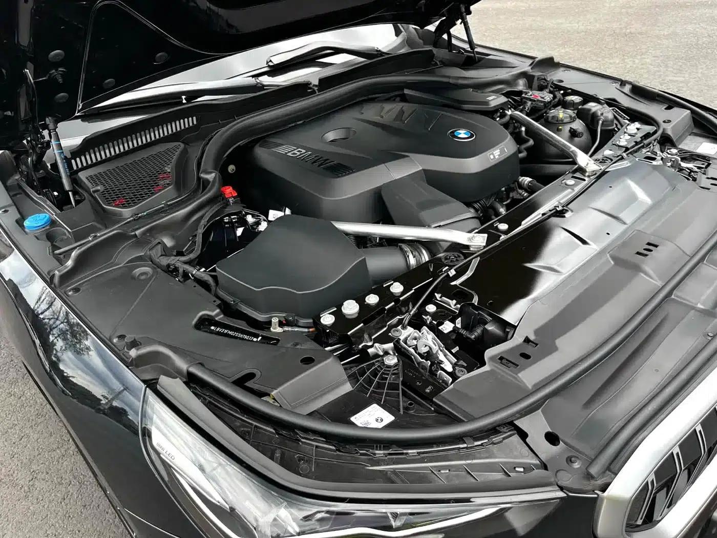 2025 BMW 5 Series 530Li Leading Edition M Sport Package — миниатюра 12