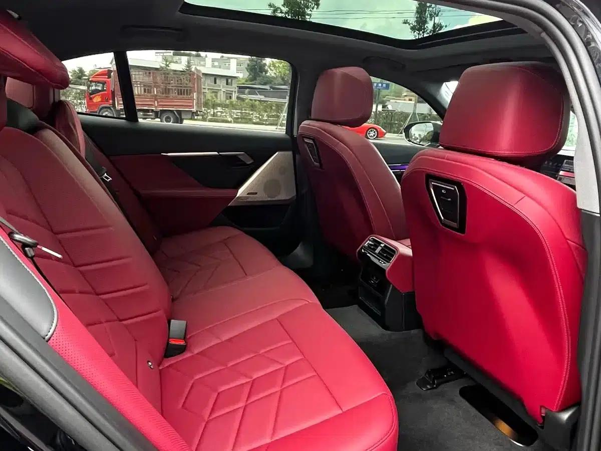 2025 BMW 5 Series 530Li Leading Edition M Sport Package — миниатюра 5