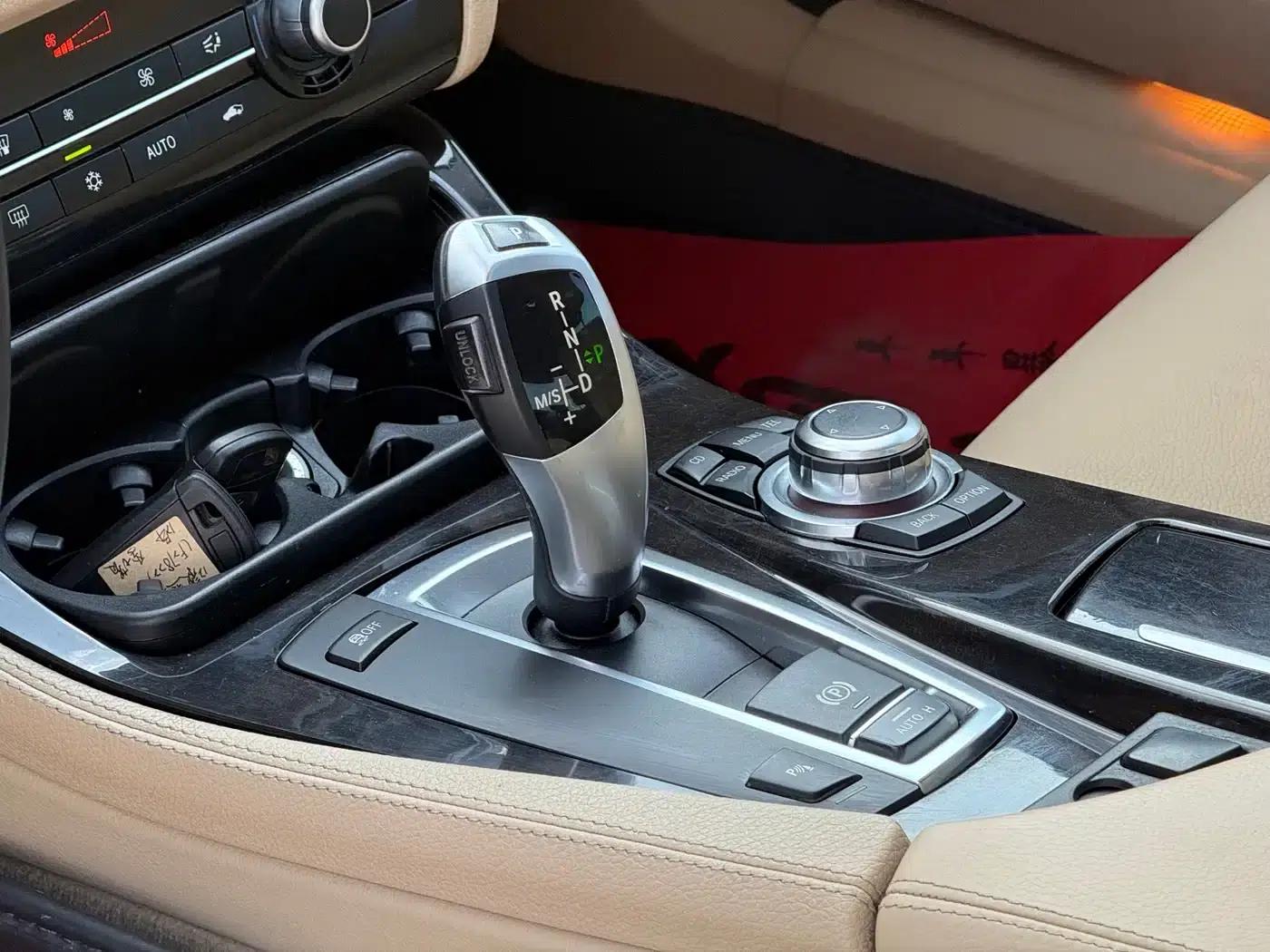 BMW 5 Series 2012 523Li Luxury — миниатюра 18