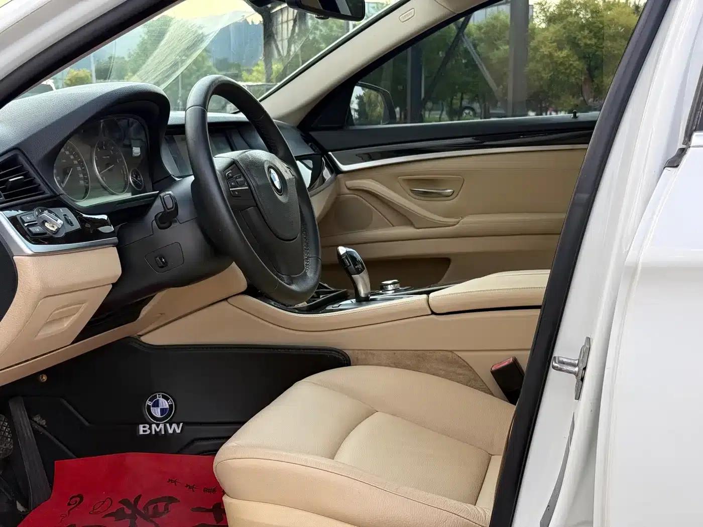 BMW 5 Series 2012 523Li Luxury — миниатюра 19