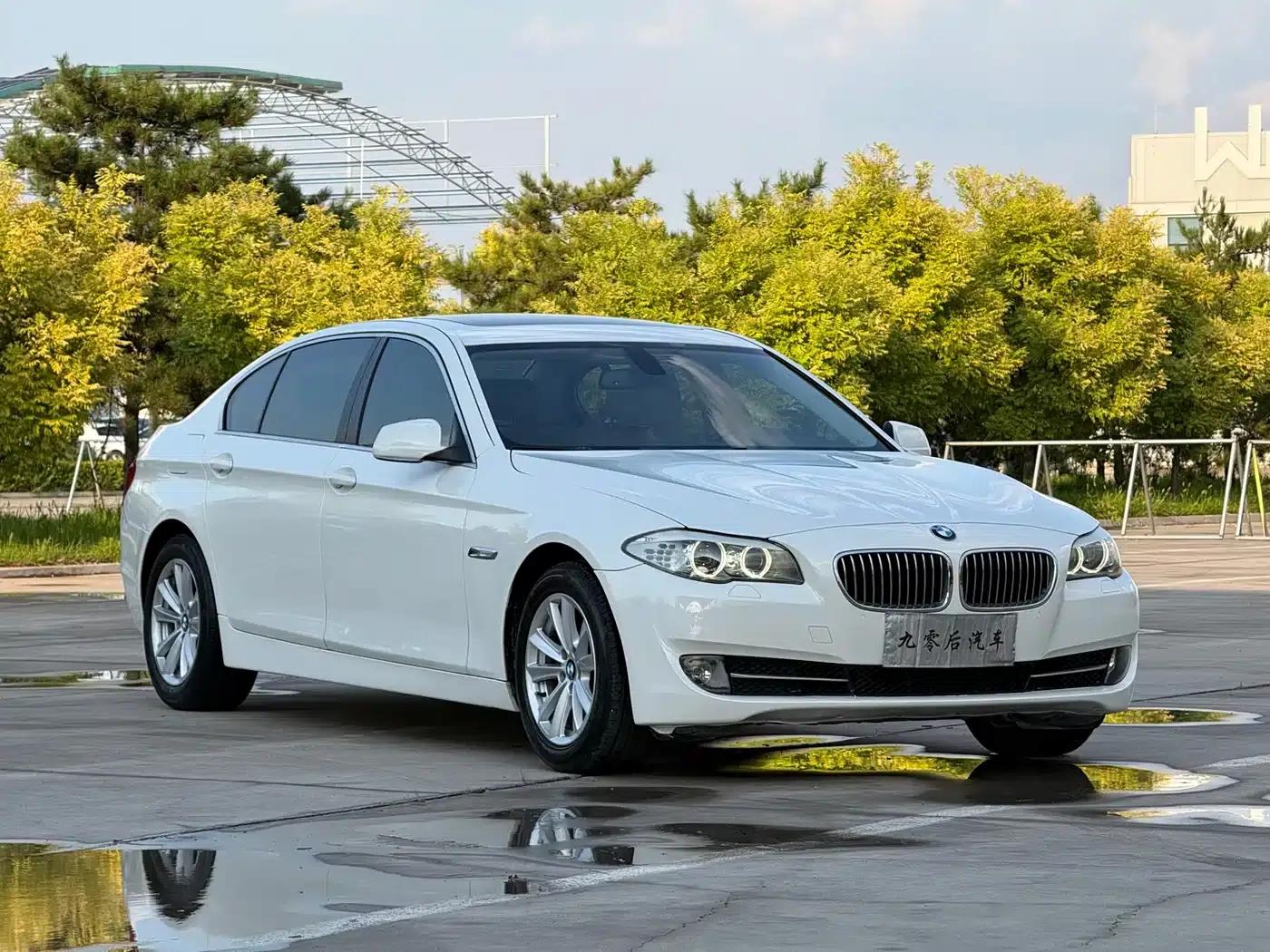 BMW 5 Series 2012 523Li Luxury — миниатюра 3