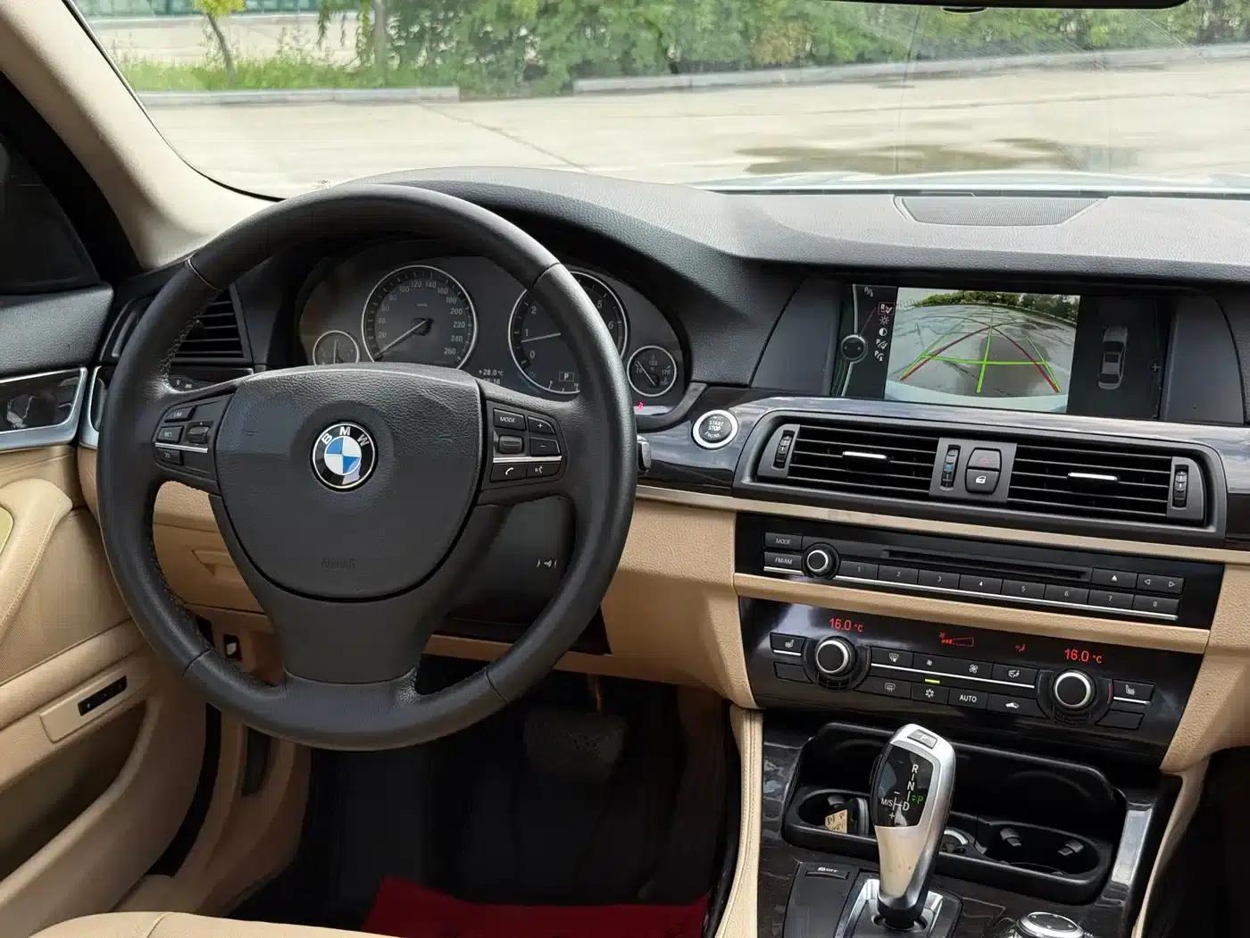 BMW 5 Series 2012 523Li Luxury — миниатюра 27