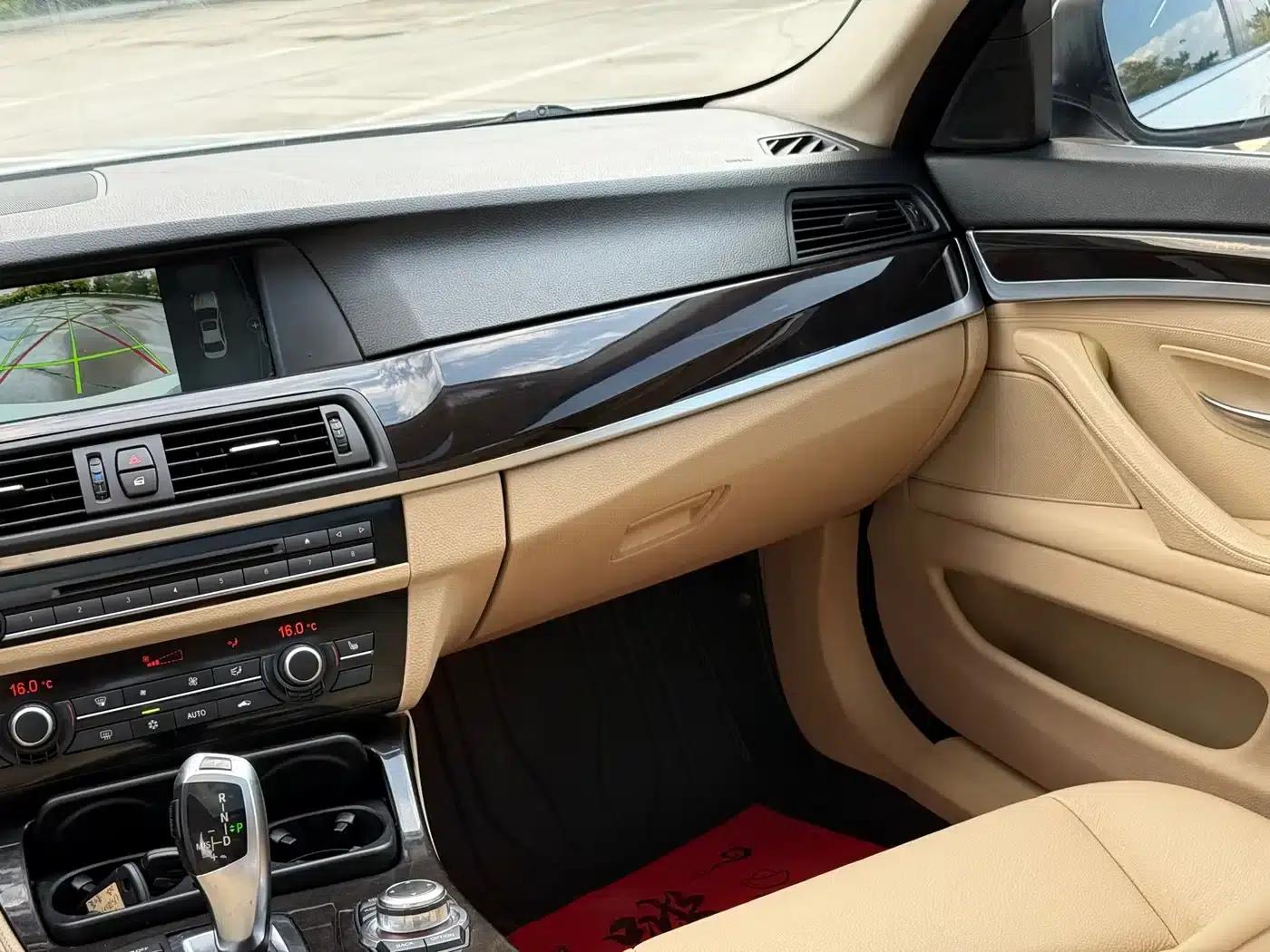 BMW 5 Series 2012 523Li Luxury — миниатюра 29