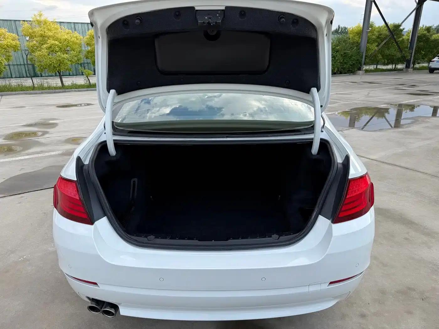 BMW 5 Series 2012 523Li Luxury — миниатюра 30