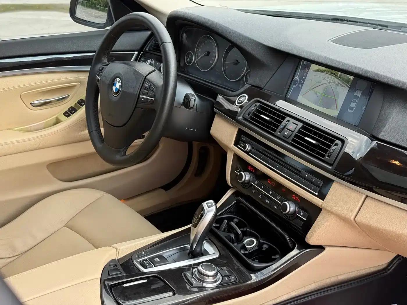 BMW 5 Series 2012 523Li Luxury — миниатюра 37