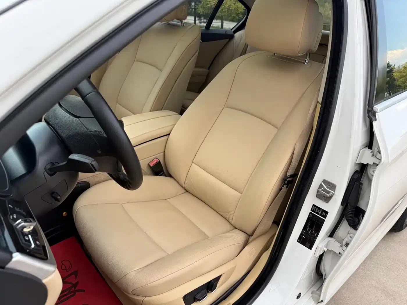 BMW 5 Series 2012 523Li Luxury — миниатюра 40