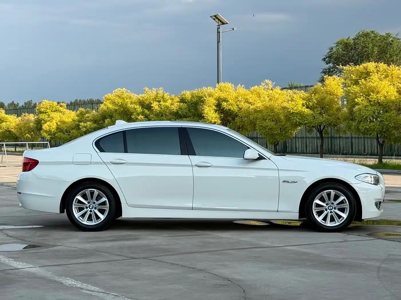 BMW 5 Series 2012 523Li Luxury — миниатюра 7