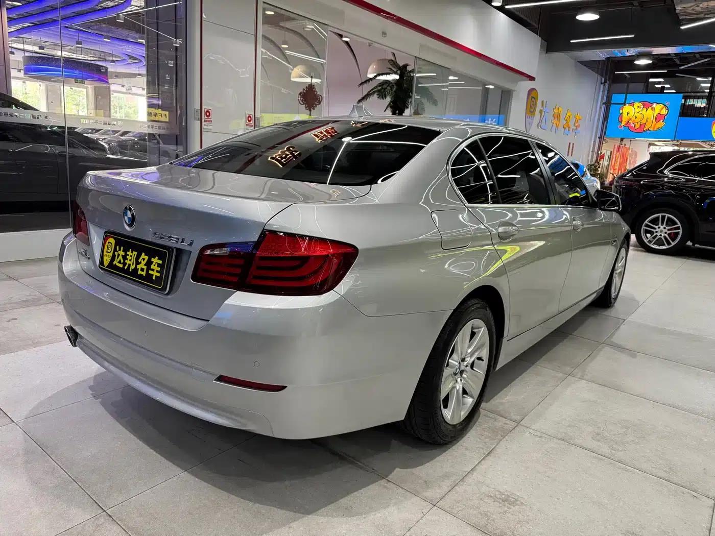 2011 BMW 5 Series 528Li Luxury — миниатюра 14