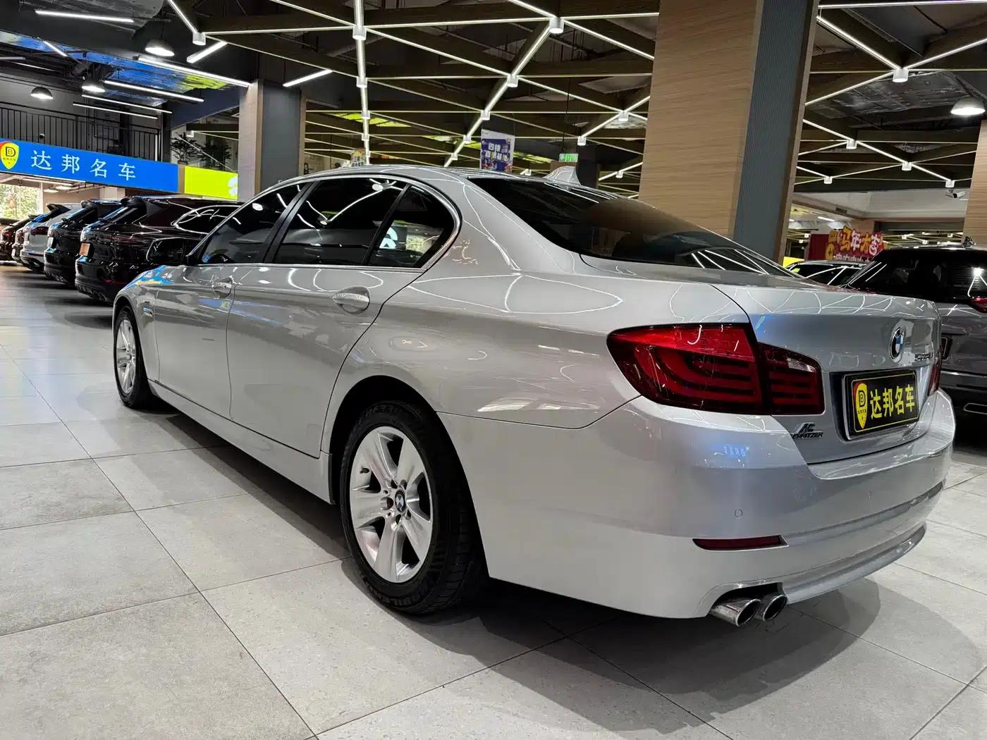 2011 BMW 5 Series 528Li Luxury — миниатюра 15
