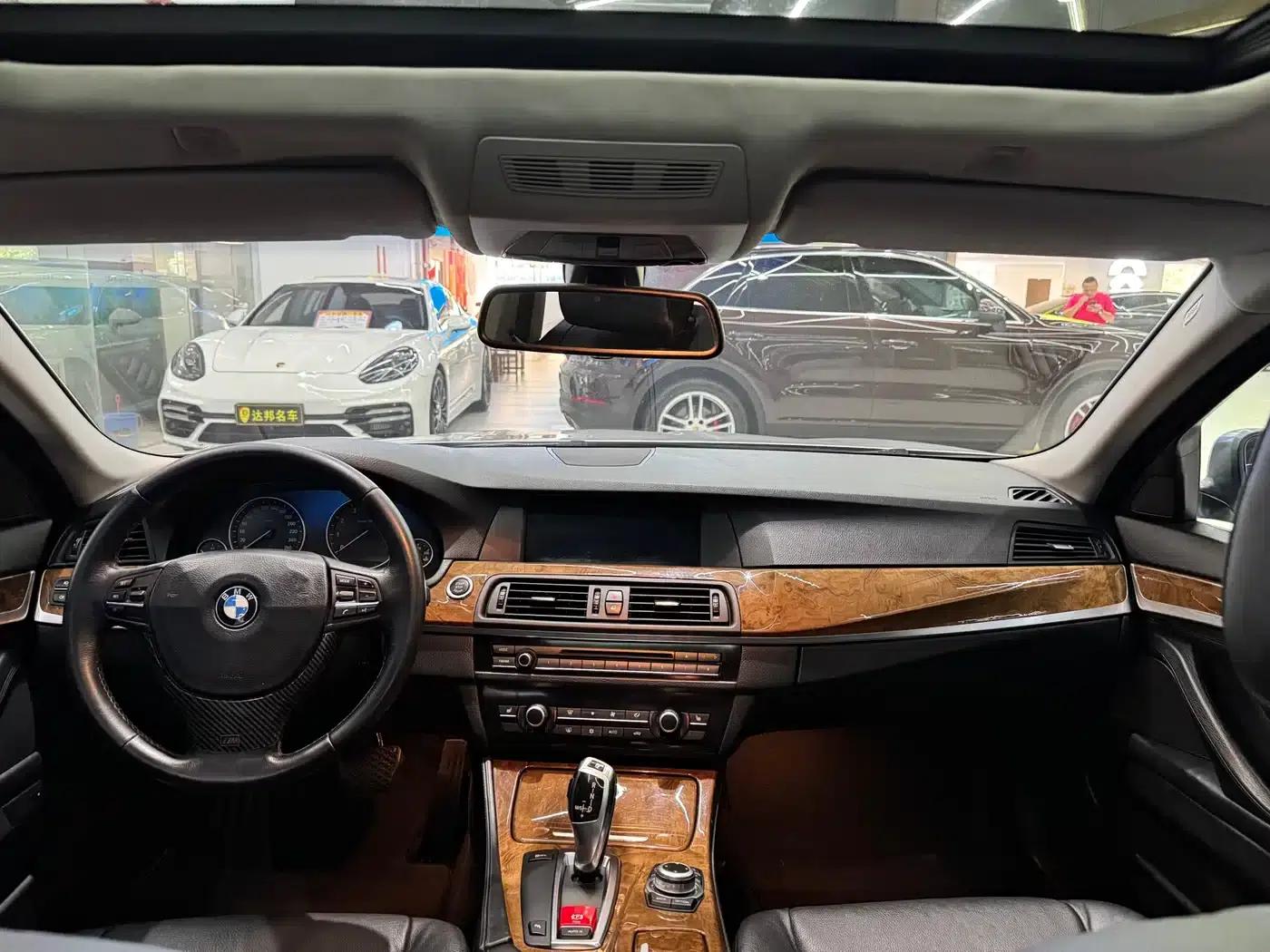 2011 BMW 5 Series 528Li Luxury — миниатюра 9