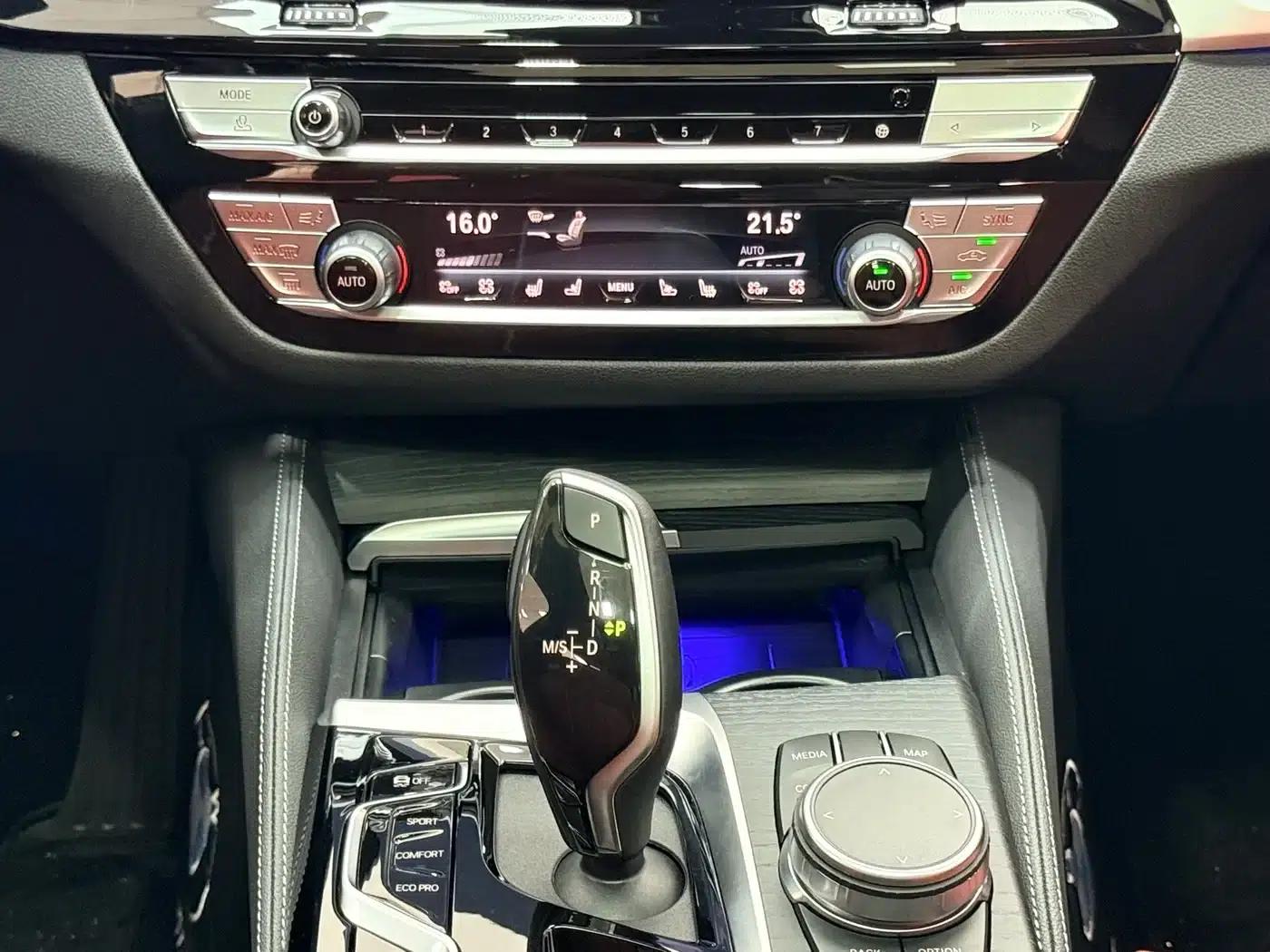 BMW 5 Series 2022 Facelift 3 530Li Luxury M Sport Package — миниатюра 14