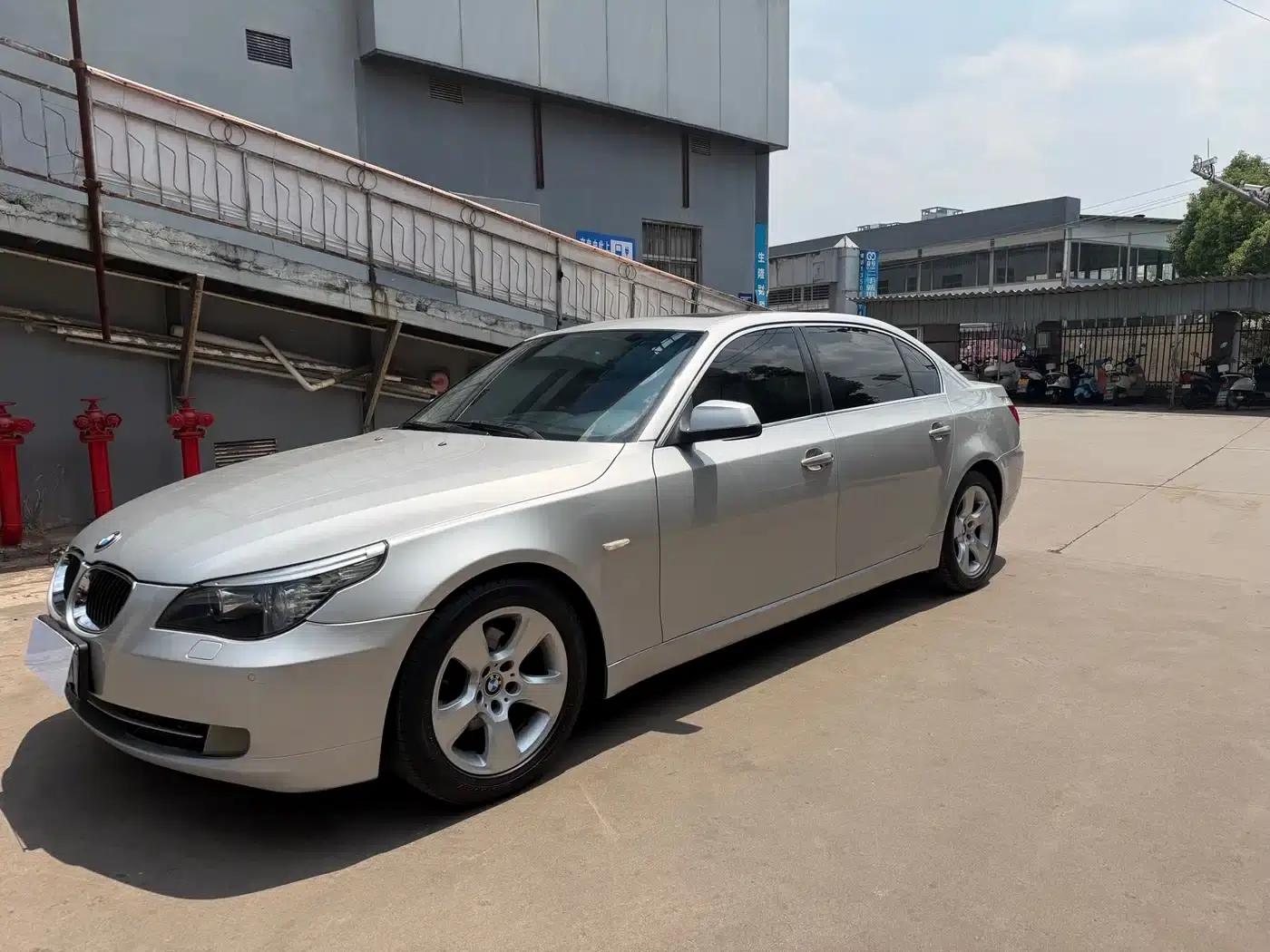 BMW 5 Series 2008 523Li Luxury — миниатюра 1