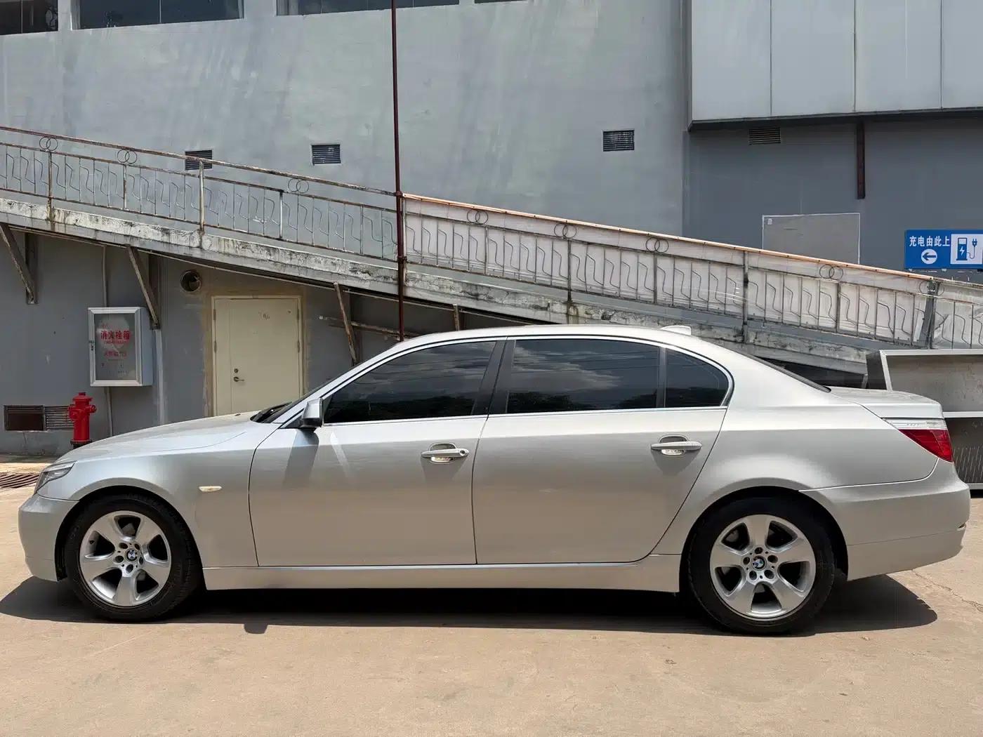 BMW 5 Series 2008 523Li Luxury — миниатюра 3