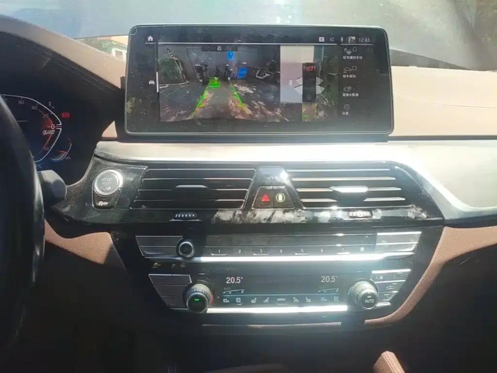 2023 BMW 5 Series 530Li Luxury M Sport Package — миниатюра 13