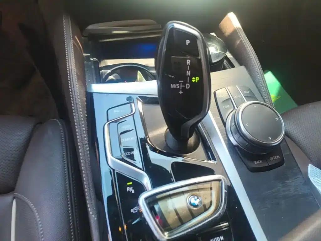 2023 BMW 5 Series 530Li Luxury M Sport Package — миниатюра 14